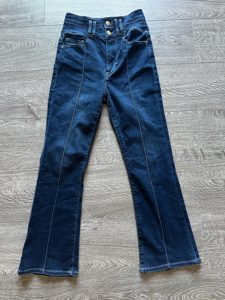 Frame Le Catroux Mini Bootcut Jeans Cropped Size 27. High Rise Cropped